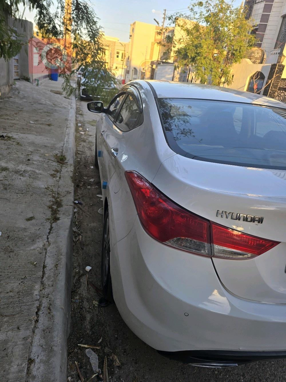 هیۆندای ئەلەنترا